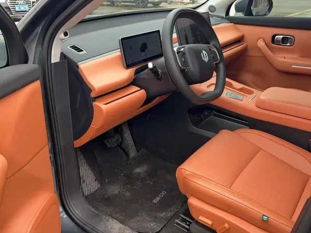 Leapmotor C10 — Фото автомобиля 5