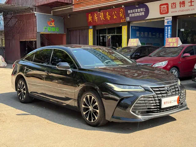 Toyota Avalon — Фото автомобиля 3