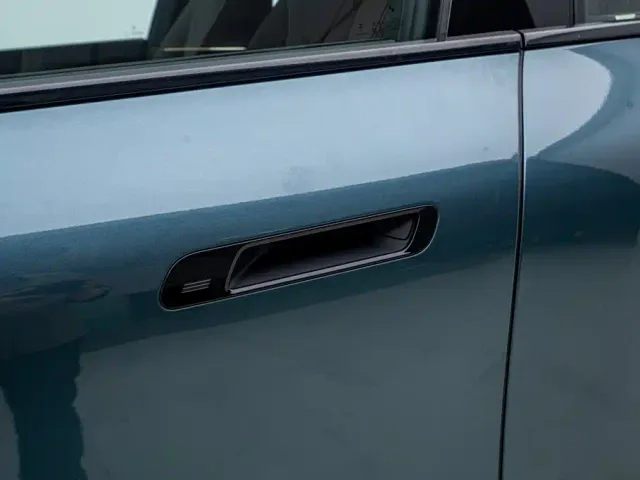 BMW iX — Фото автомобиля 15