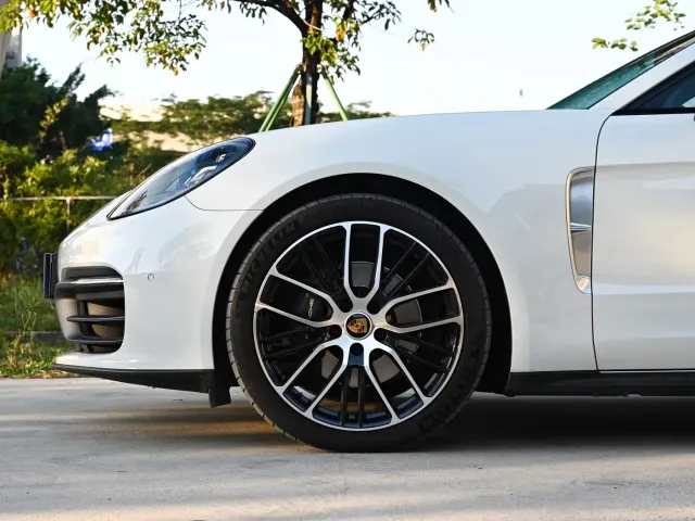 Porsche Panamera — Фото автомобиля 21