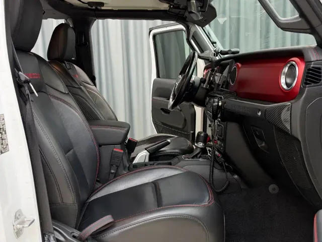 Jeep Wrangler — Фото автомобиля 6