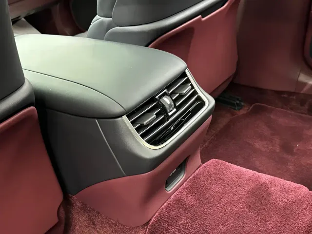 Lexus LS — Фото автомобиля 27