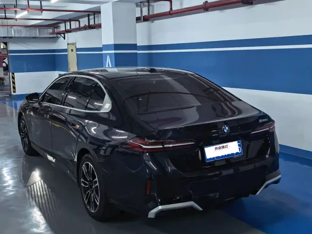 BMW 5 Series — Фото автомобиля 8