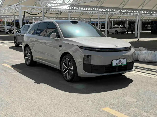 Li Auto L6 — Фото автомобиля 2