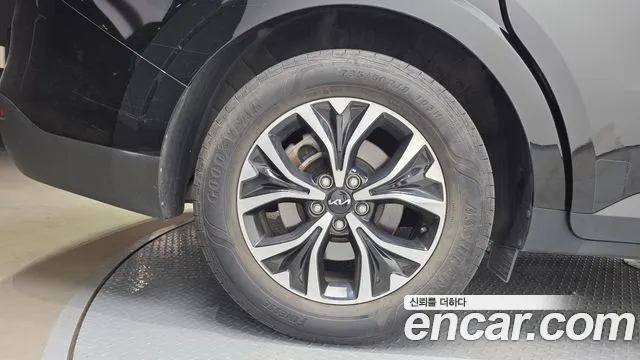 Kia Carnival Generation 4 — Фото автомобиля 5