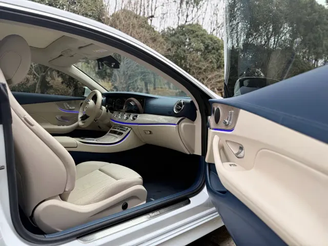 Mercedes-Benz E-Class — Фото автомобиля 16