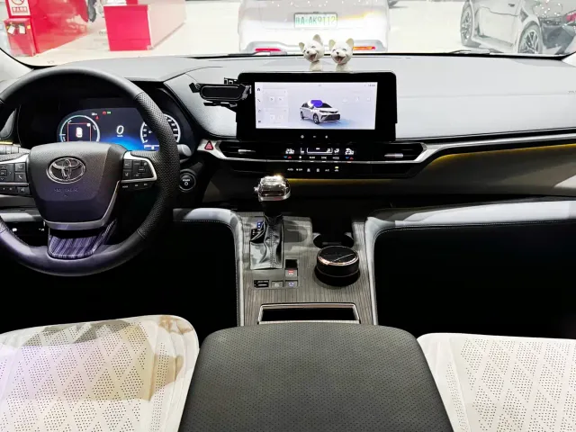 Toyota Granvia — Фото автомобиля 13