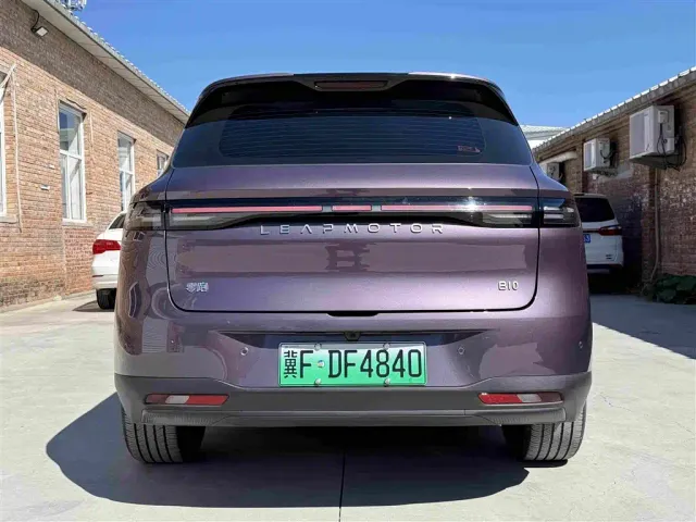 Leapmotor B10 — Фото автомобиля 24