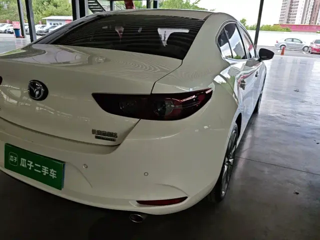 Mazda Axela — Фото автомобиля 7