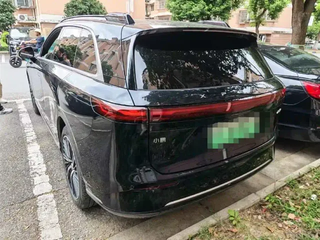 Xpeng G9 — Фото автомобиля 4