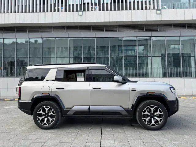 BYD FangChengBao Leopard 8 — Фото автомобиля 4