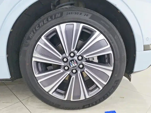 Buick E5 — Фото автомобиля 6