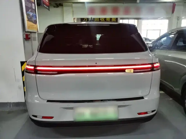 Leapmotor C10 — Фото автомобиля 5
