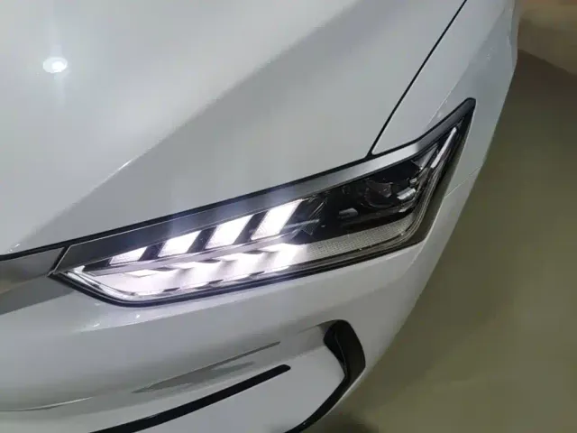 BYD Qin PLUS — Фото автомобиля 23
