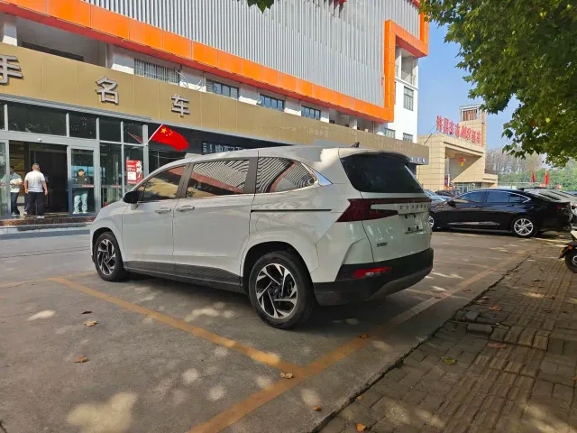 Hyundai Custo — Фото автомобиля 3