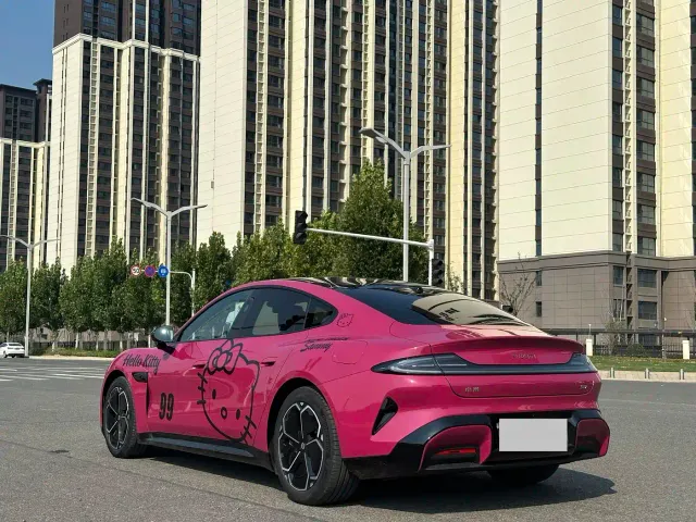 Xiaomi SU7 — Фото автомобиля 5