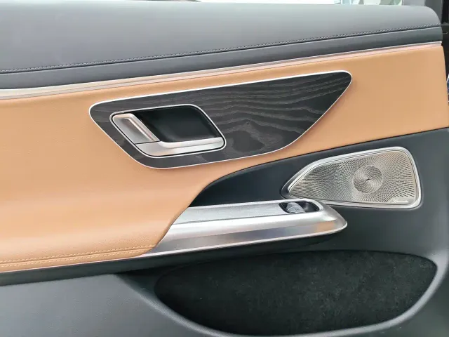 Mercedes-Benz E-Class — Фото автомобиля 16