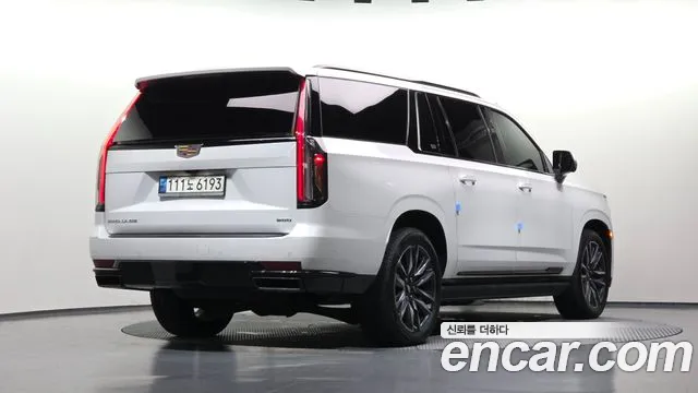 Cadillac Escalade 5th Gen — Фото автомобиля 2