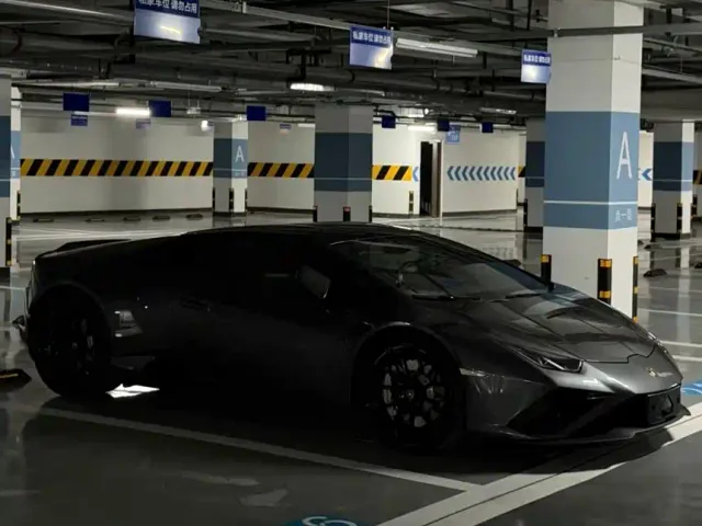 Lamborghini Huracan — Фото автомобиля 9