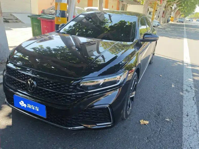 Volkswagen Passat — Фото автомобиля 2
