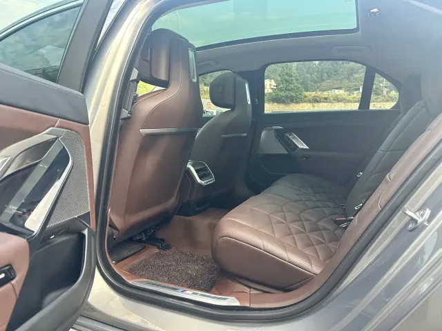 BMW 7 Series — Фото автомобиля 15