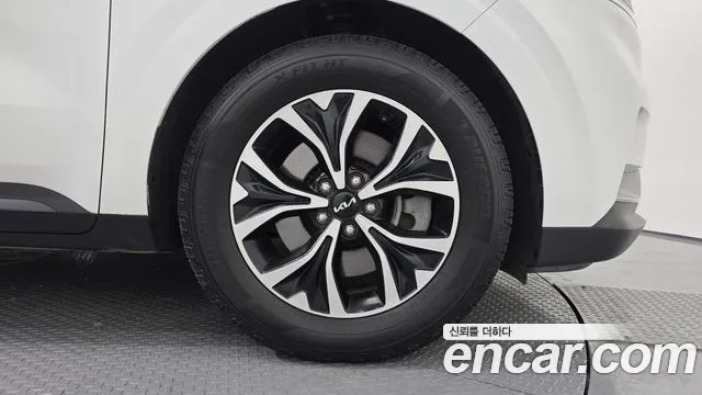 Kia Canival Carnival 4 поколение 9 мест Prestige — Фото автомобиля 5