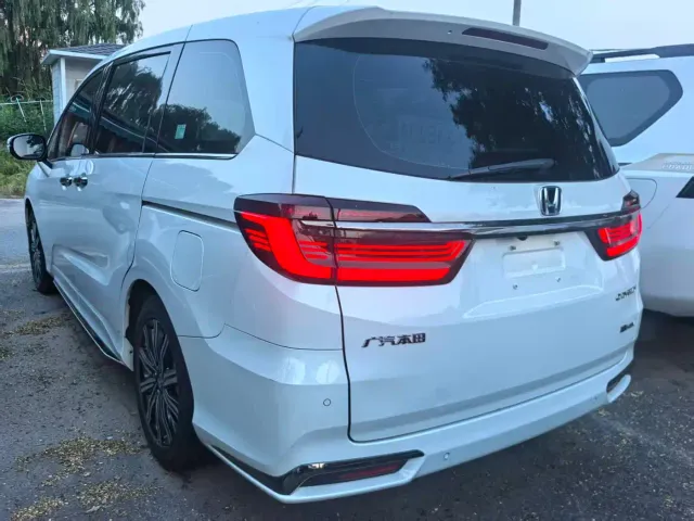 Honda Odyssey — Фото автомобиля 14