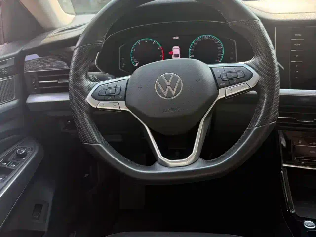 Volkswagen Passat — Фото автомобиля 10