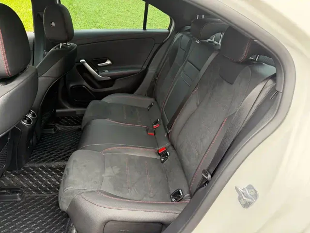 Mercedes-Benz A-Class — Фото автомобиля 12