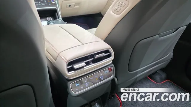 Genesis GV80 — Фото автомобиля 19