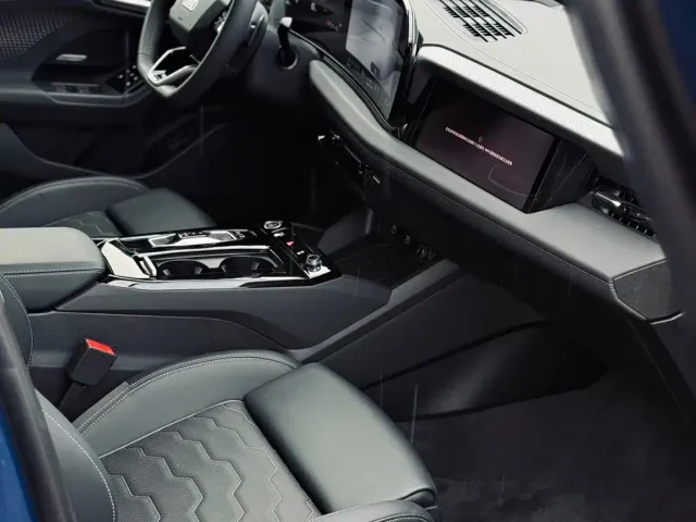 Audi A6L e-tron — Фото автомобиля 4