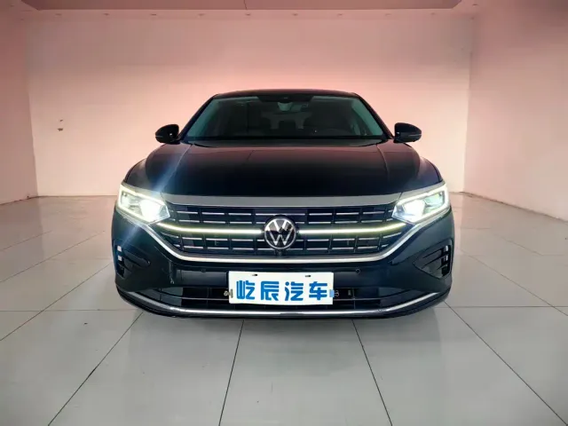 Volkswagen Passat — Фото автомобиля 13