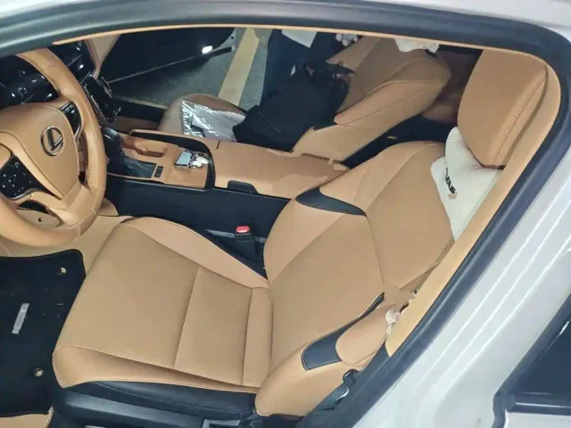 Lexus ES — Фото автомобиля 16