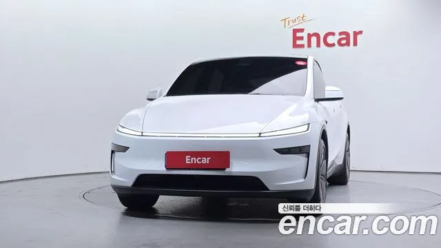Tesla Model Y — Фото автомобиля 3