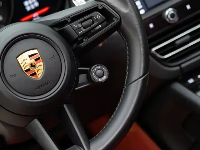 Porsche Macan — Фото автомобиля 18