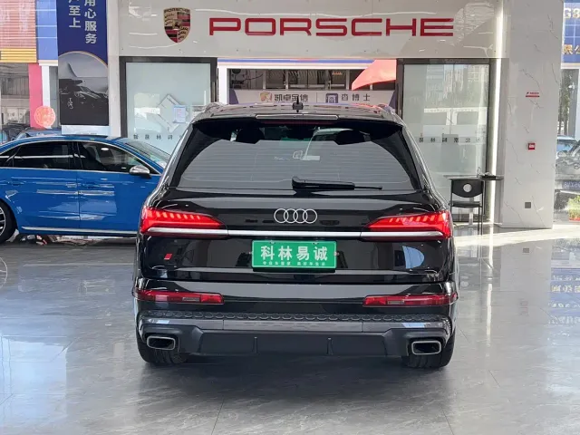 Audi Q7 — Фото автомобиля 5