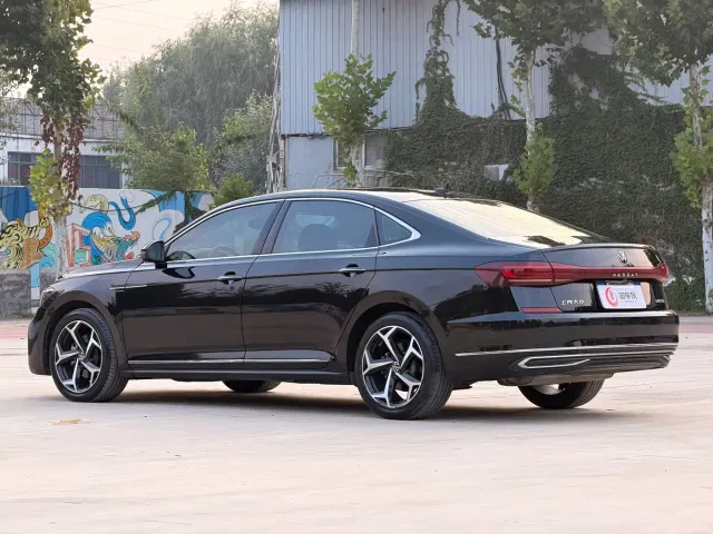 Volkswagen Passat — Фото автомобиля 18