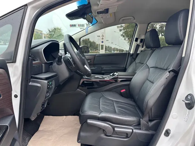 Honda Odyssey — Фото автомобиля 3
