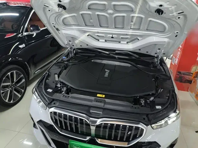 BMW i5 — Фото автомобиля 19