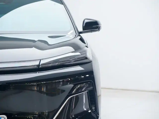 Geely Galaxy Starship 7 EM-i — Фото автомобиля 13