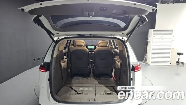 Kia Carnival Generation 4 — Фото автомобиля 26