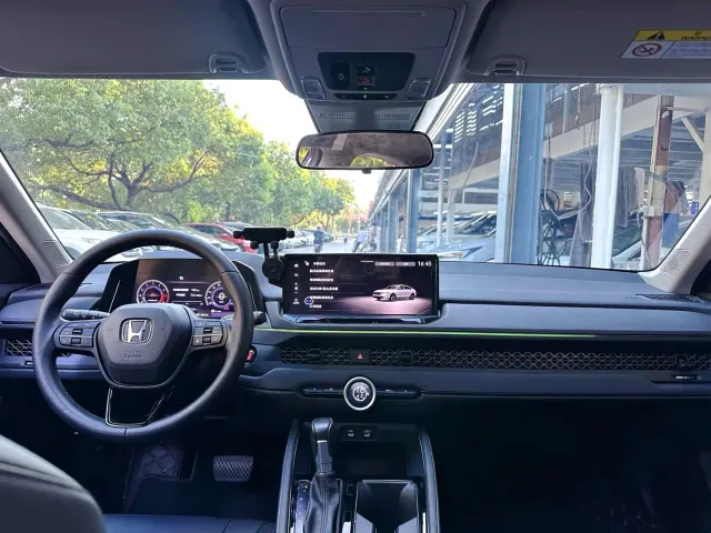 Honda Accord — Фото автомобиля 9
