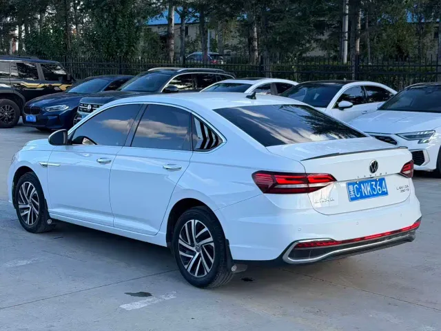 Volkswagen Lavida — Фото автомобиля 4