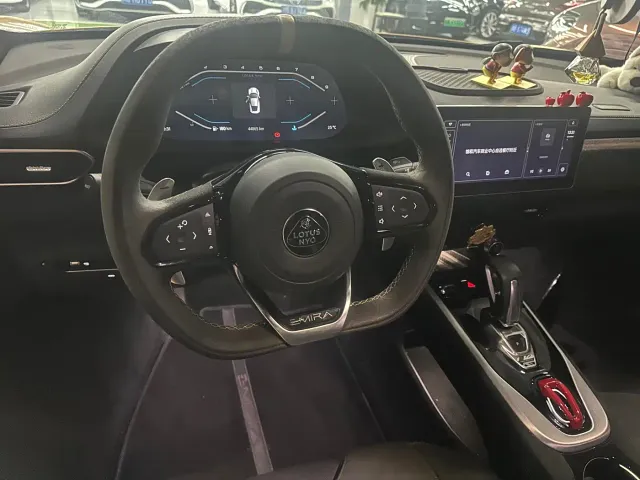 Lotus Cars EMIRA 2021 2.0T DCT First Edition — Фото автомобиля 12