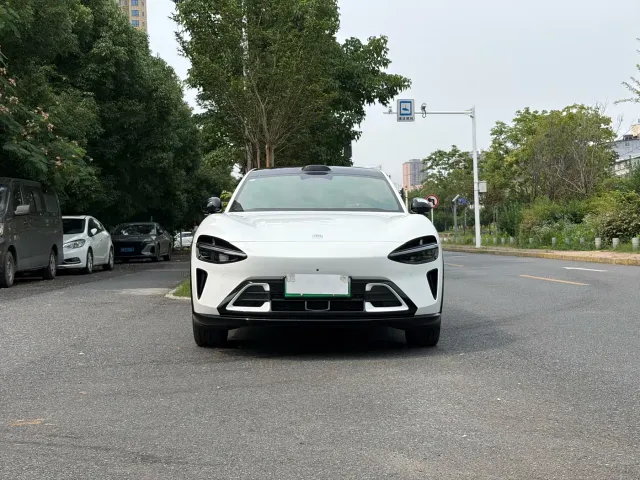 Xiaomi YU7 — Фото автомобиля 2