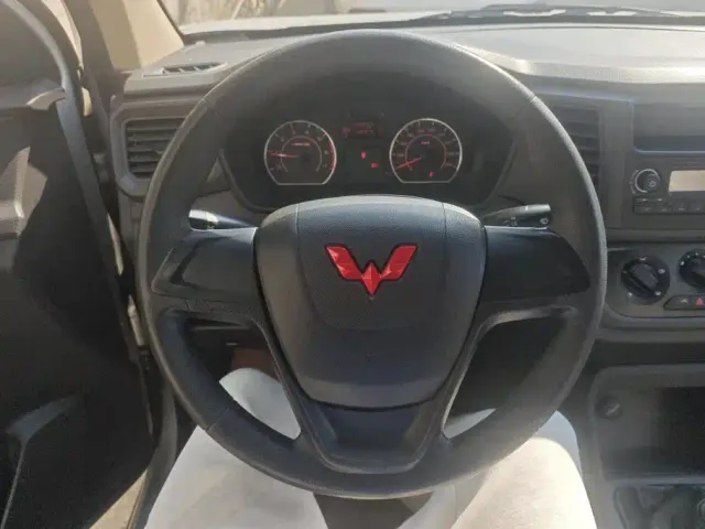 Wuling Hongguang V — Фото автомобиля 15