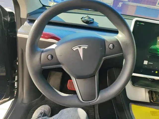 Tesla Model Y — Фото автомобиля 15