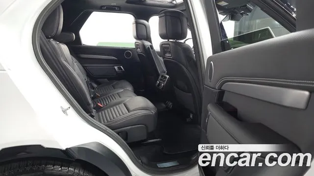 Land Rover Discovery — Фото автомобиля 12
