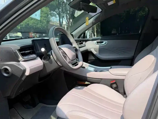 Roewe M7 DMH — Фото автомобиля 6