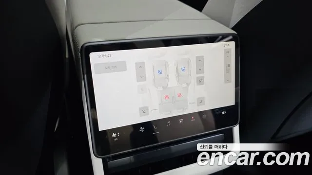 Tesla Model Y — Фото автомобиля 29